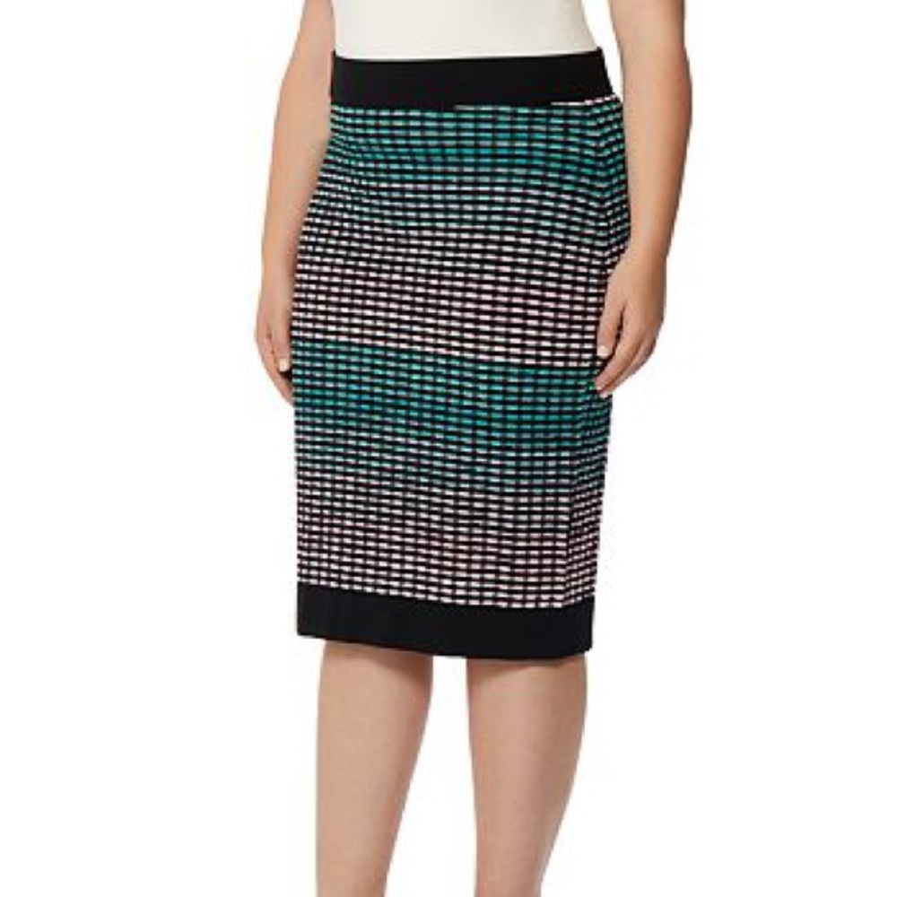 Rebel Wilson x angels skirt 2x